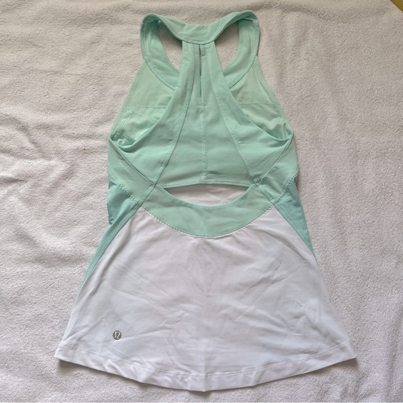 Lululemon Run Make It Count Tank Top Open Back
Aquamarine Green and White Size 4 - Picture 6 of 7